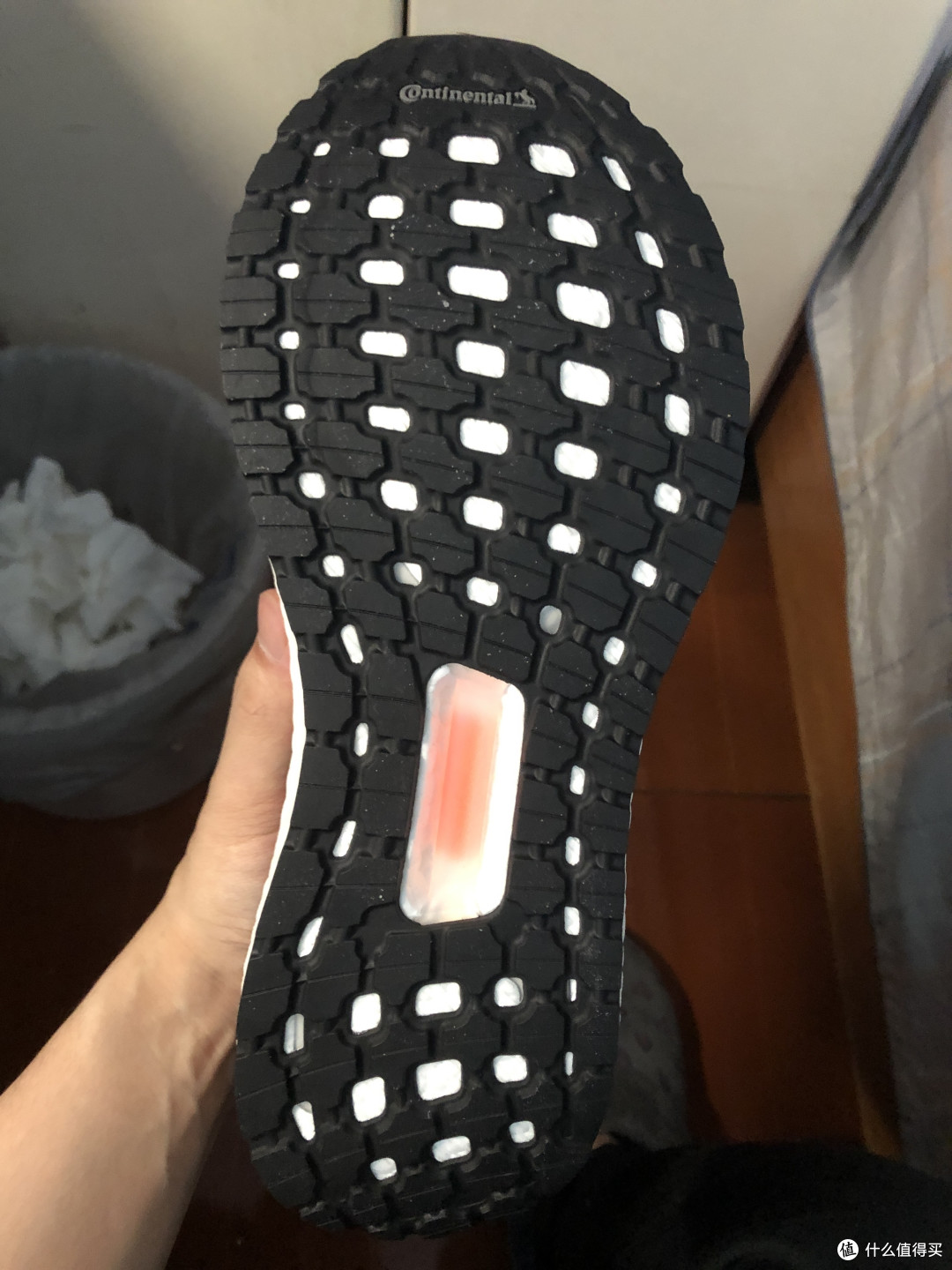 看看鞋底,有没有值友知道中间那块橘色的是什么东西