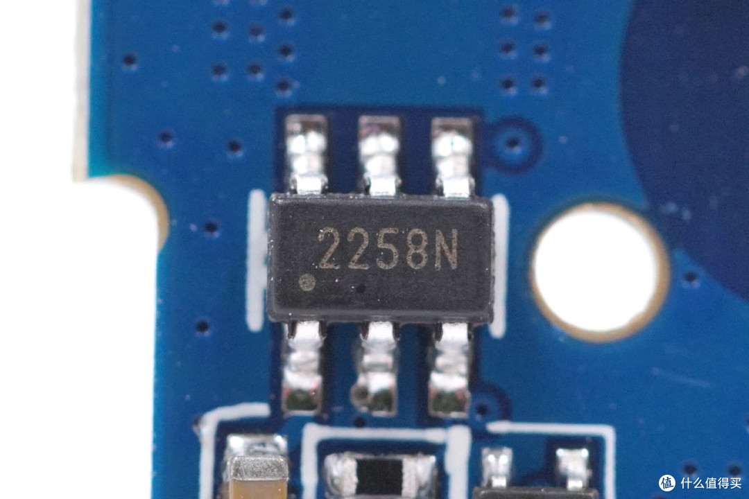 拆解报告：紫米18W双向PD快充移动电源尊享版10000mAh