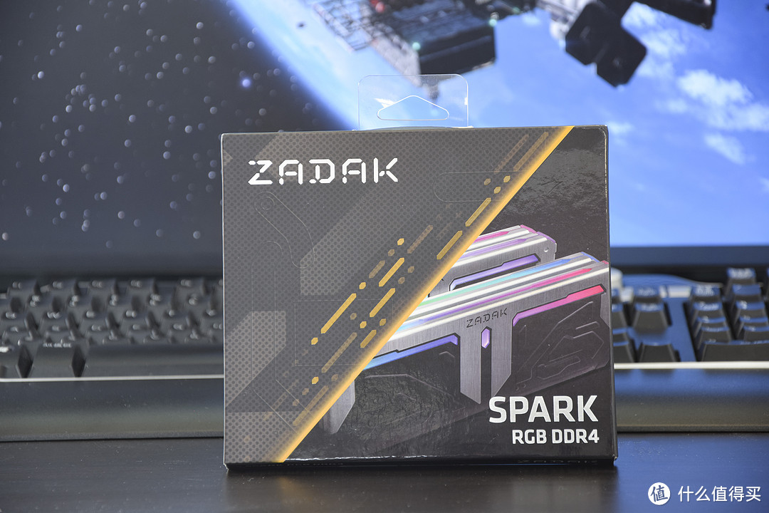 瞄准高端游戏市场的内存你不考虑一下吗？---ZADAK SPARK RGB开箱试玩