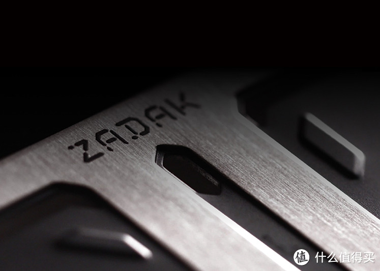 瞄准高端游戏市场的内存你不考虑一下吗？---ZADAK SPARK RGB开箱试玩