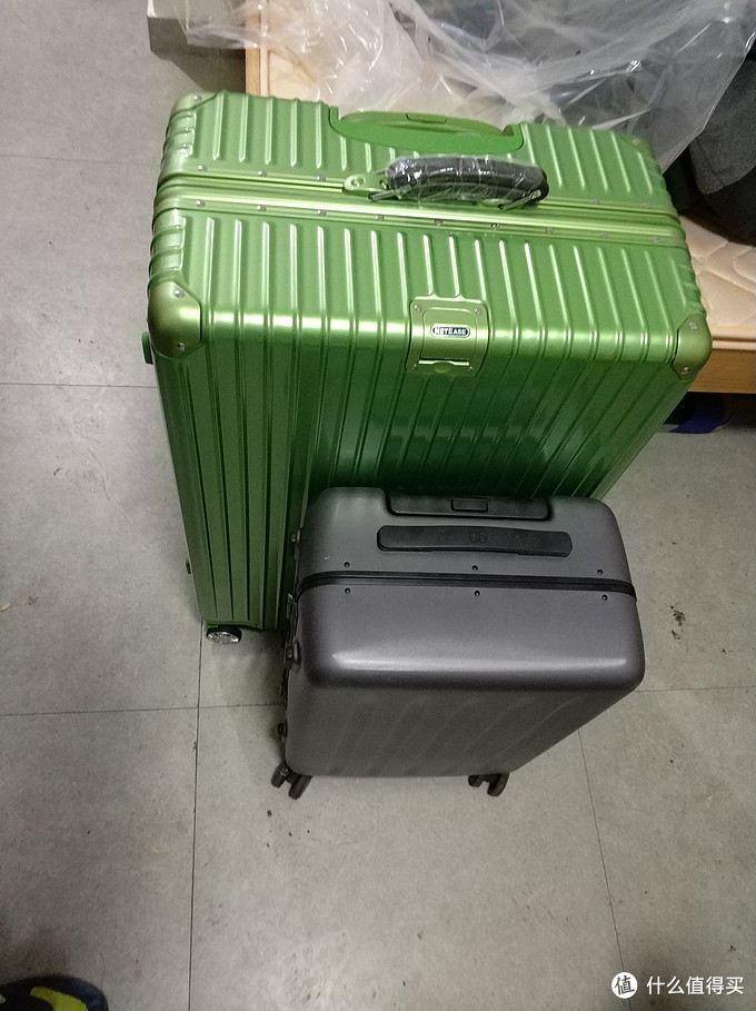 超大行李箱—网易严选28寸PC铝框拉杆箱