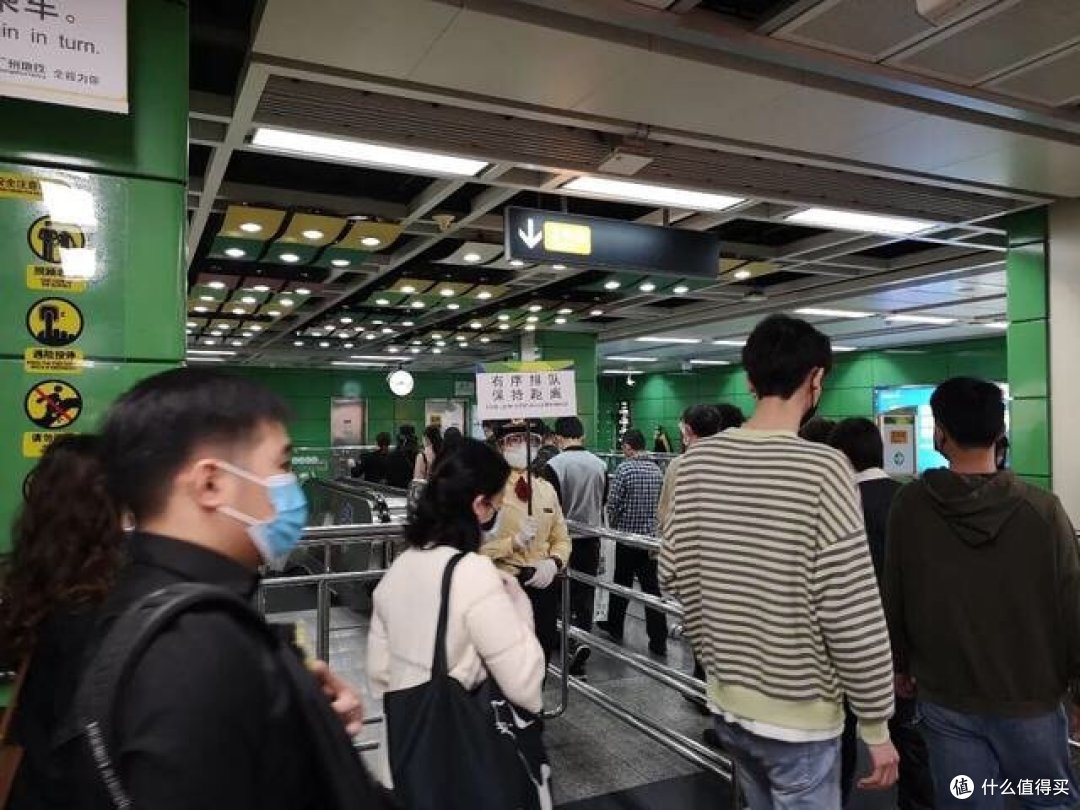 大厨在远方也不怕,明基E520投影助复工出新菜品