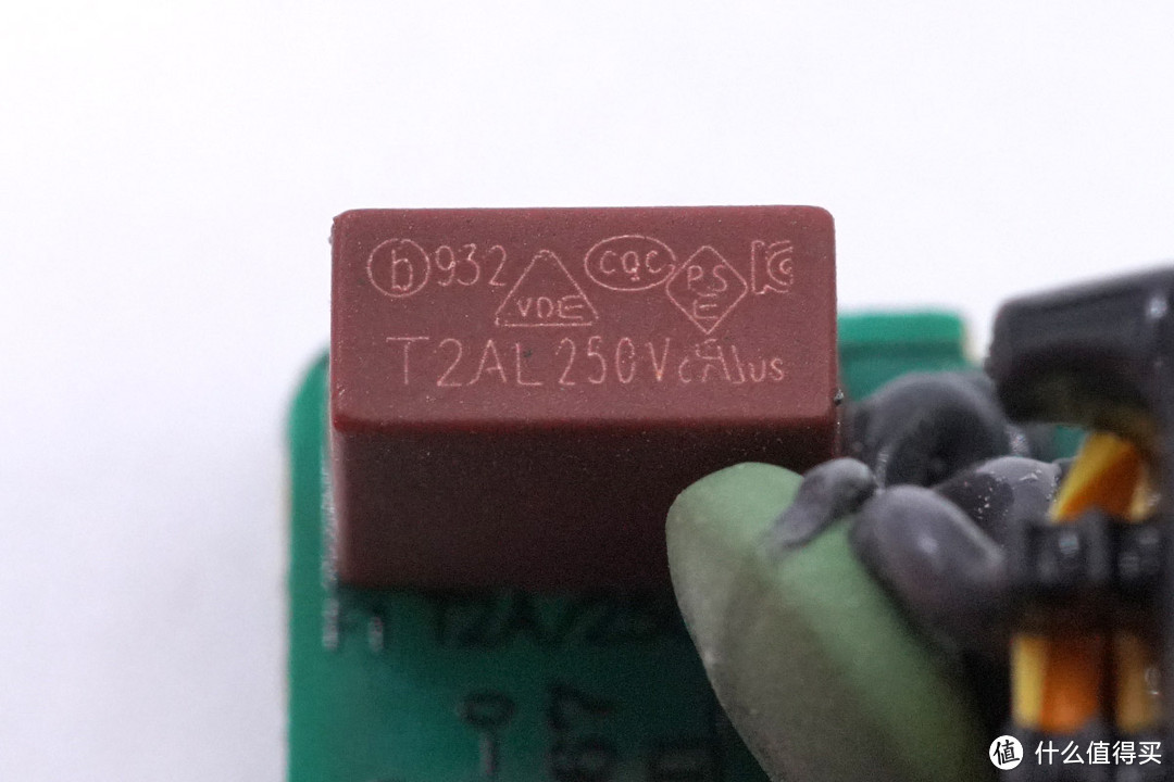 拆解报告:MI小米18W QC3.0快充充电器MDY-10-ED