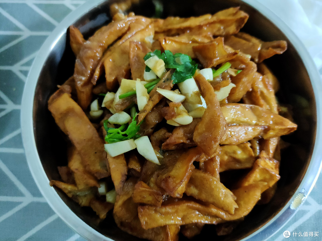 油炸而不油腻,酸甜爽口凉拌茄子了解一下?