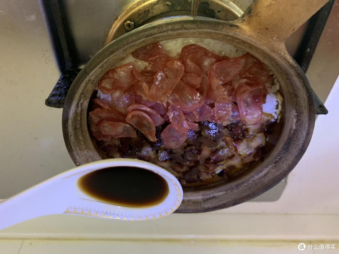 简单操作：在家也可以做出不输饭店的腊味煲仔饭