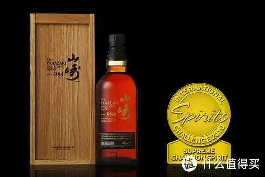 ▲2009年推出的「山崎1984」，仅售2500瓶，2011年被WWA评为“世界最佳单一麦芽威士忌”，目前市场价格¥50000左右