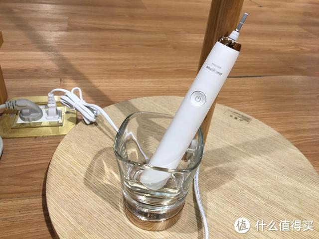 宅家胡吃海塞，水牙线比电动牙刷更靠谱！用过的都知道