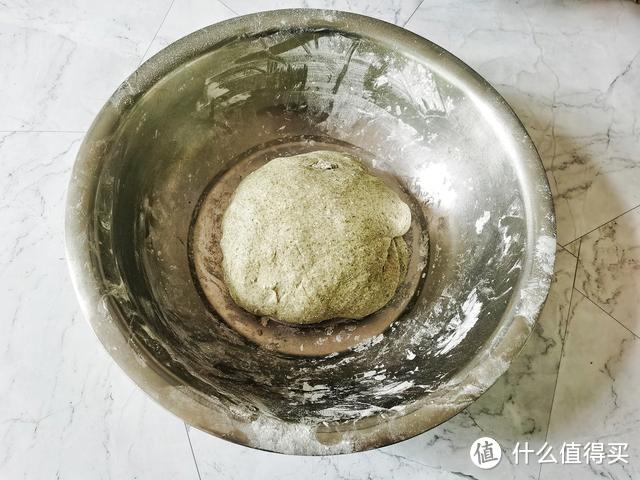 做青团别只用艾草，它比艾草鲜嫩营养，可惜懂的人不多，真可惜