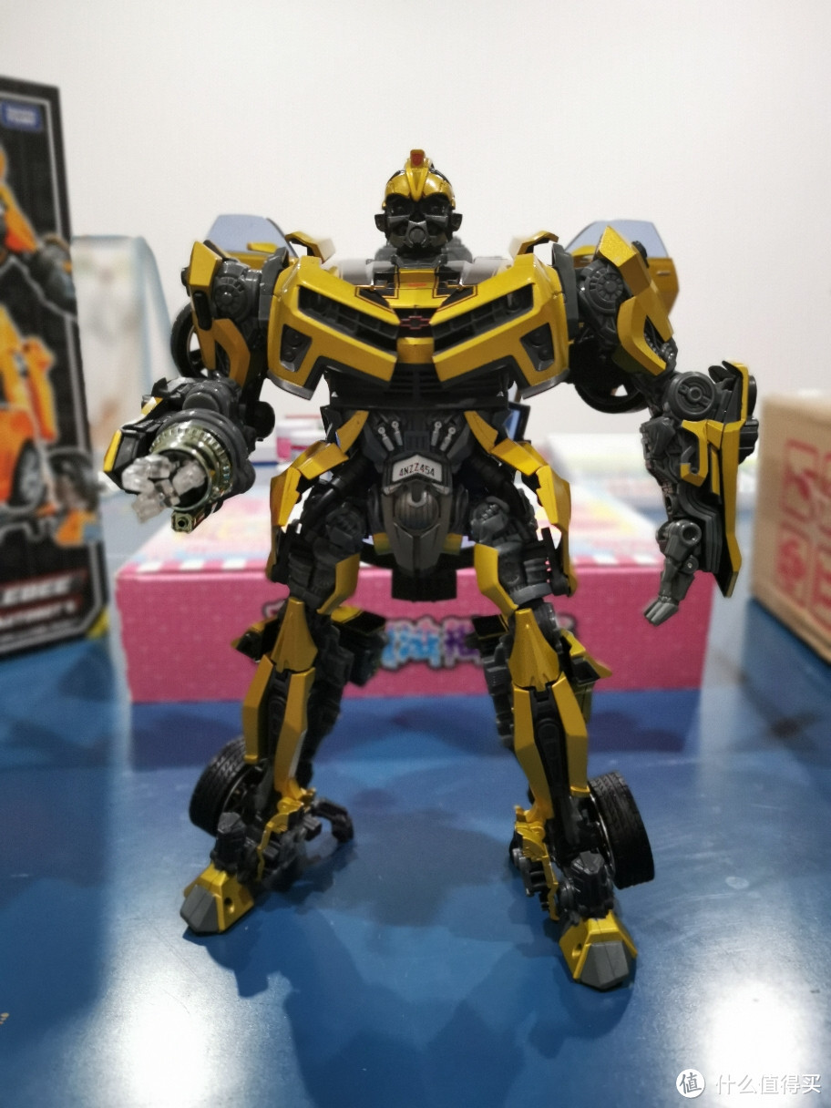 变形金刚把玩专辑篇八变形金刚把玩第八弹mpm02u级武装行动电镀大黄蜂