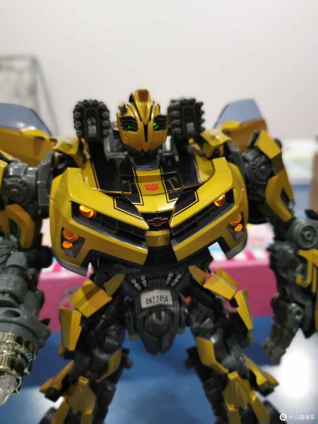 变形金刚把玩专辑篇八变形金刚把玩第八弹mpm02u级武装行动电镀大黄蜂