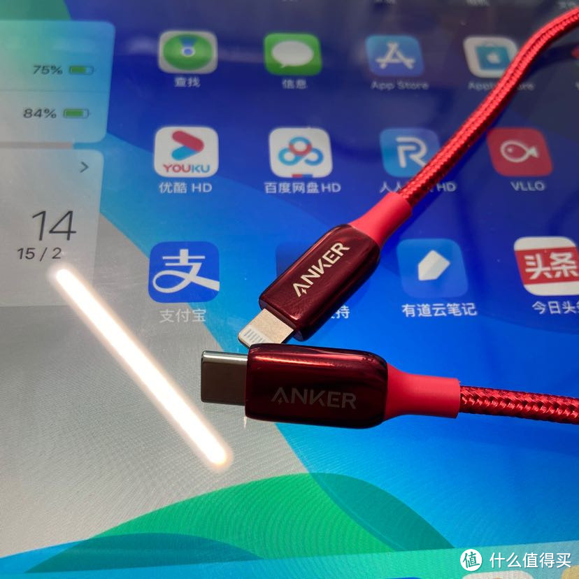 Anker3代拉车线+Nano18w快充套装：小巧精致又可独当一面