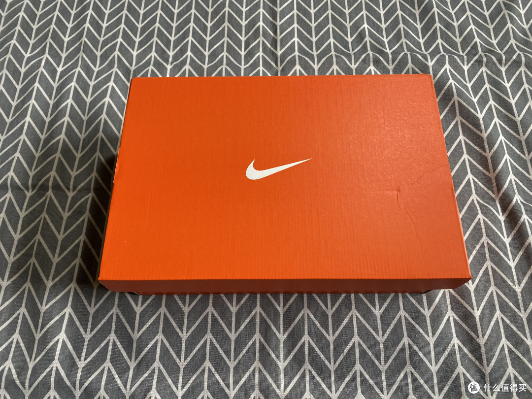 上马黑金配色的Nike ZOOM PEGASUS TURBO 2