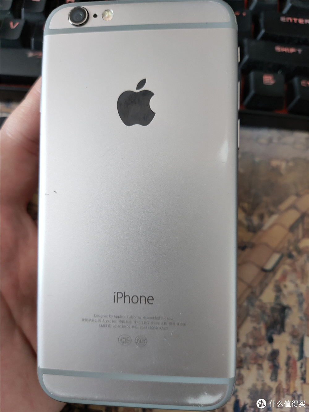 后盖掉漆边框磕碰战损级iphone6,外屏损坏两个充满耳屎的耳机(已清理)