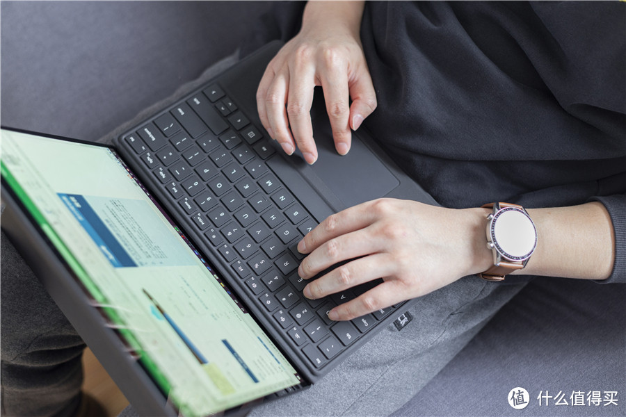 微软Surface Pro X测评：为什么说这是一款具有未来感的笔记本？