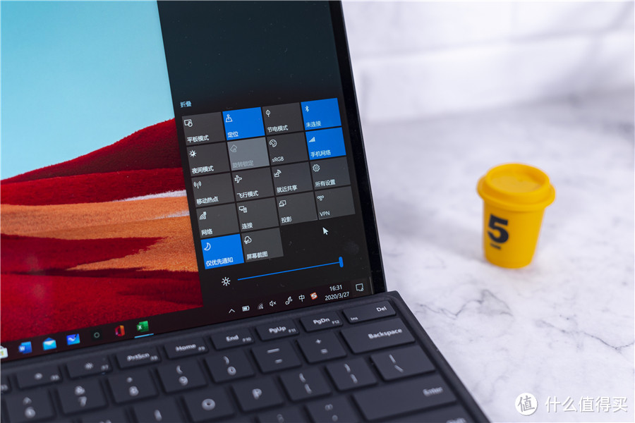 微软Surface Pro X测评：为什么说这是一款具有未来感的笔记本？