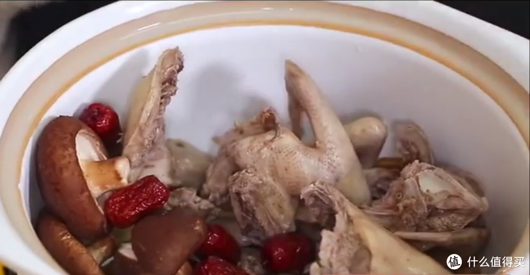 没有一个鸽子可以逃得出广东人的汤