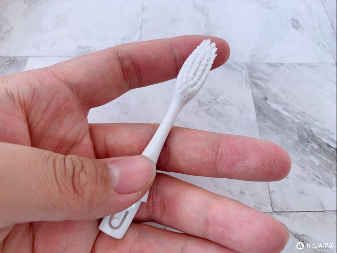 出差就带它了,菲莱斯 V1声波便携电动牙刷