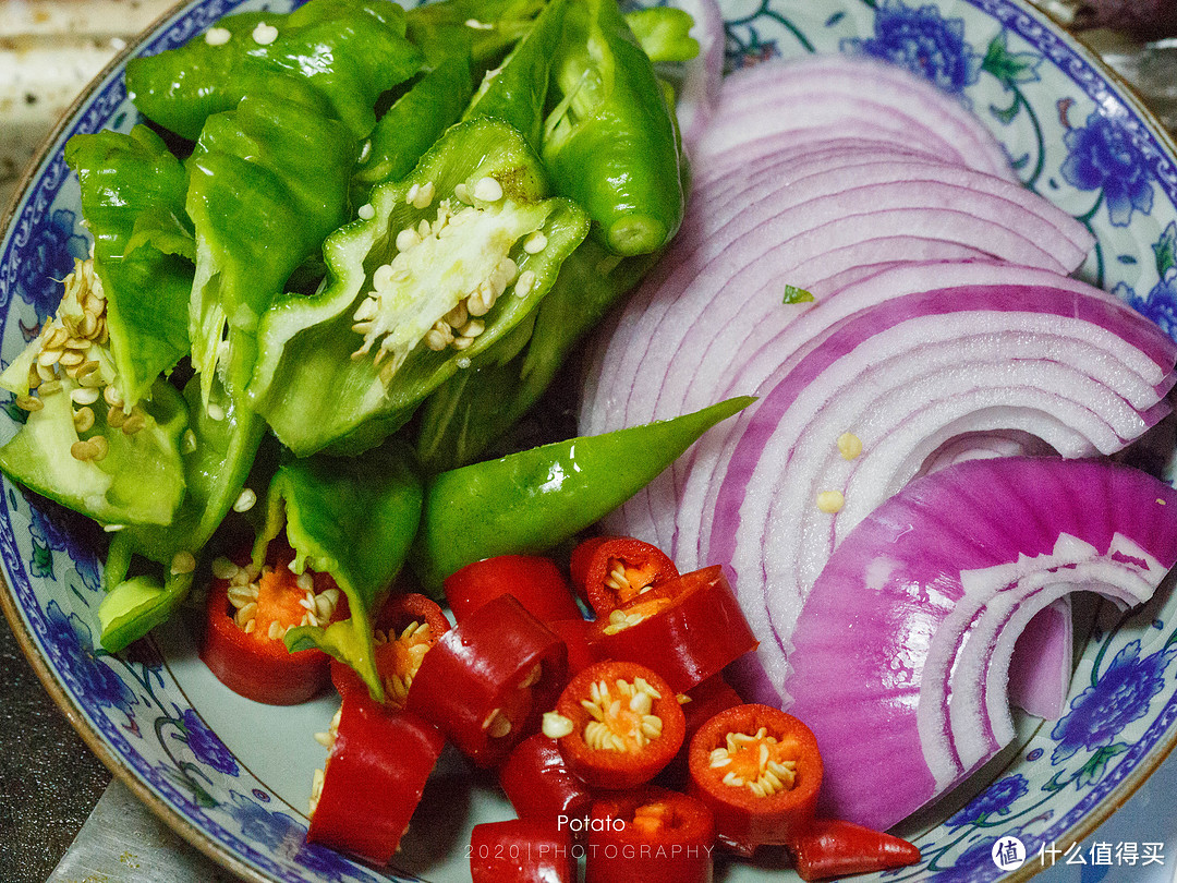 肥肠和酸菜这样做，再也不用下馆子了