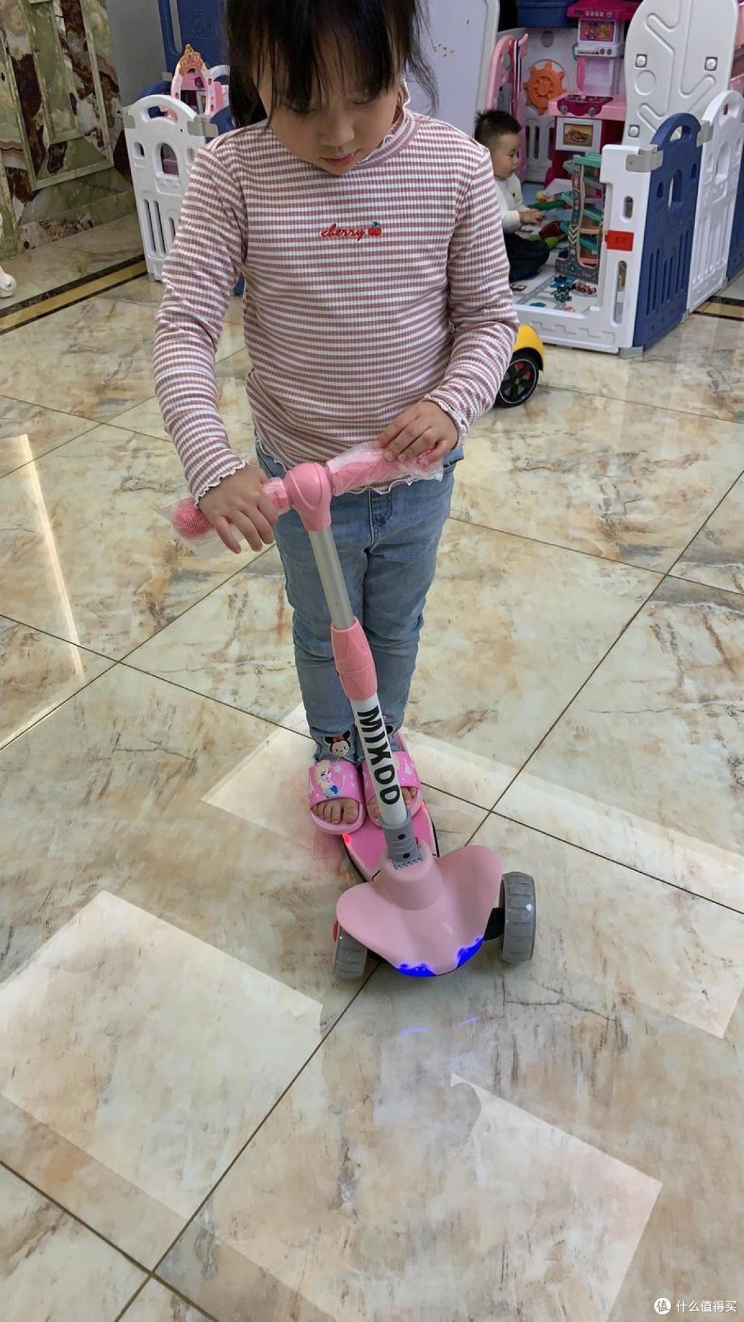整车带音乐带流光的滑板车!我家娃超爱