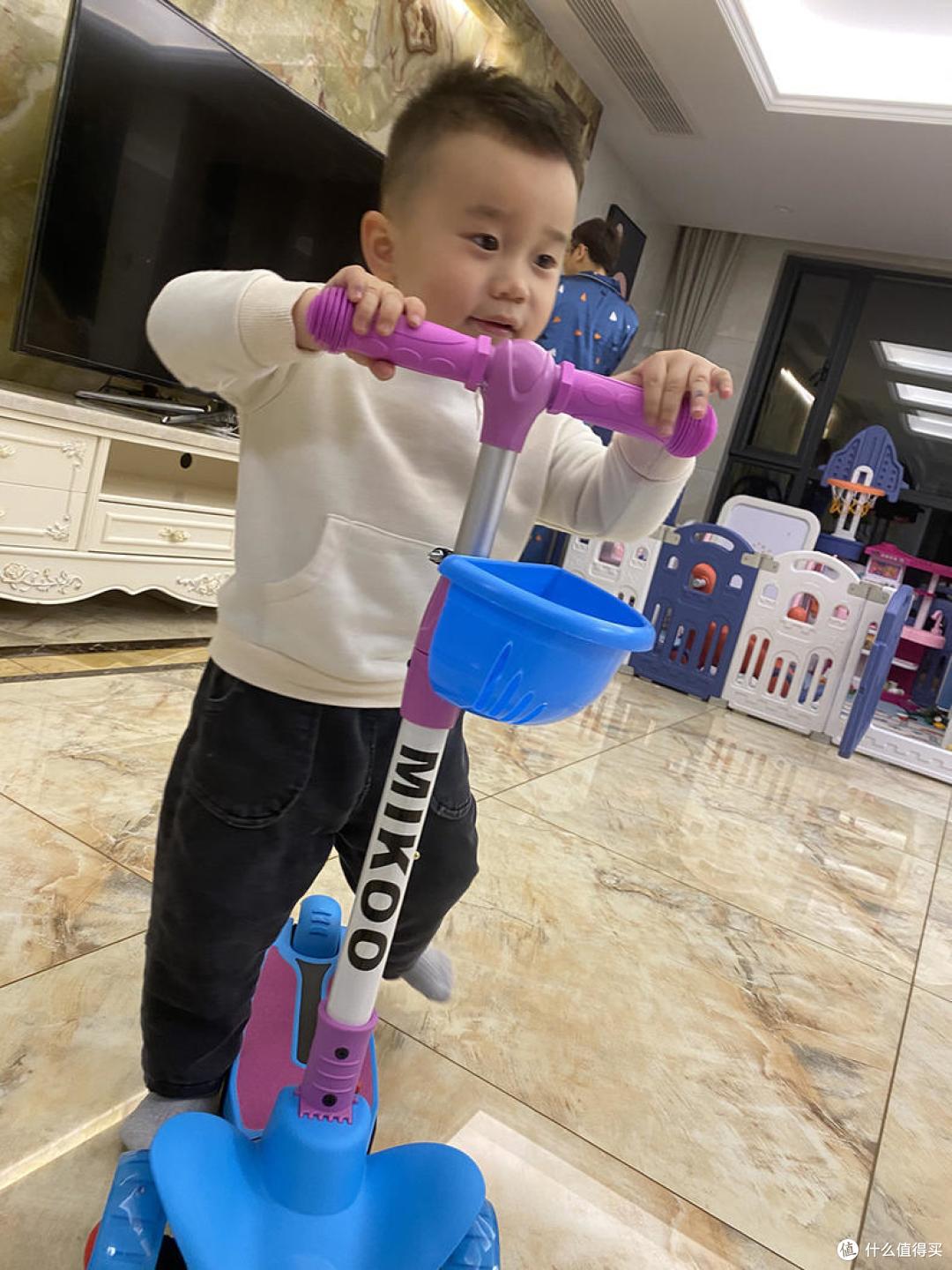 整车带音乐带流光的滑板车!我家娃超爱