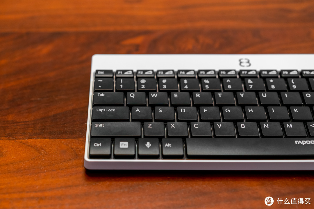 键盘真的轻，而且薄，说白了就是给Laptop或紧凑桌面用户设计的