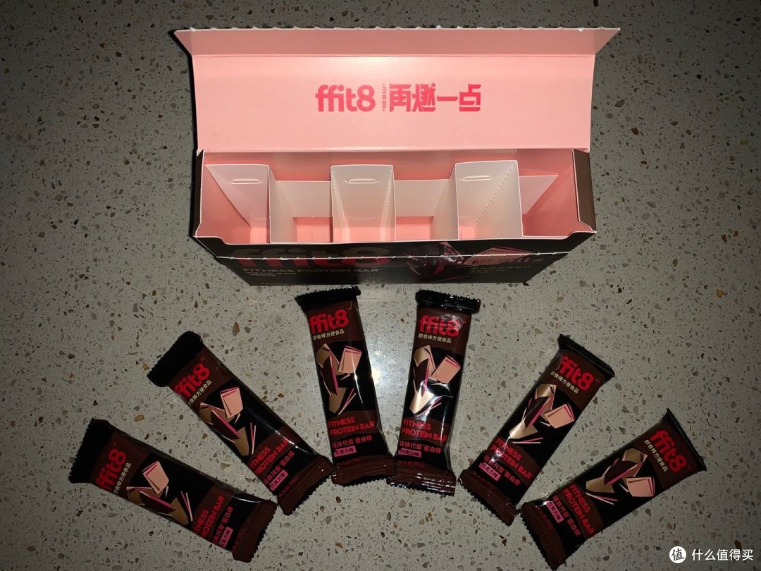 来吧六个小兄弟我们来拍个全家福。