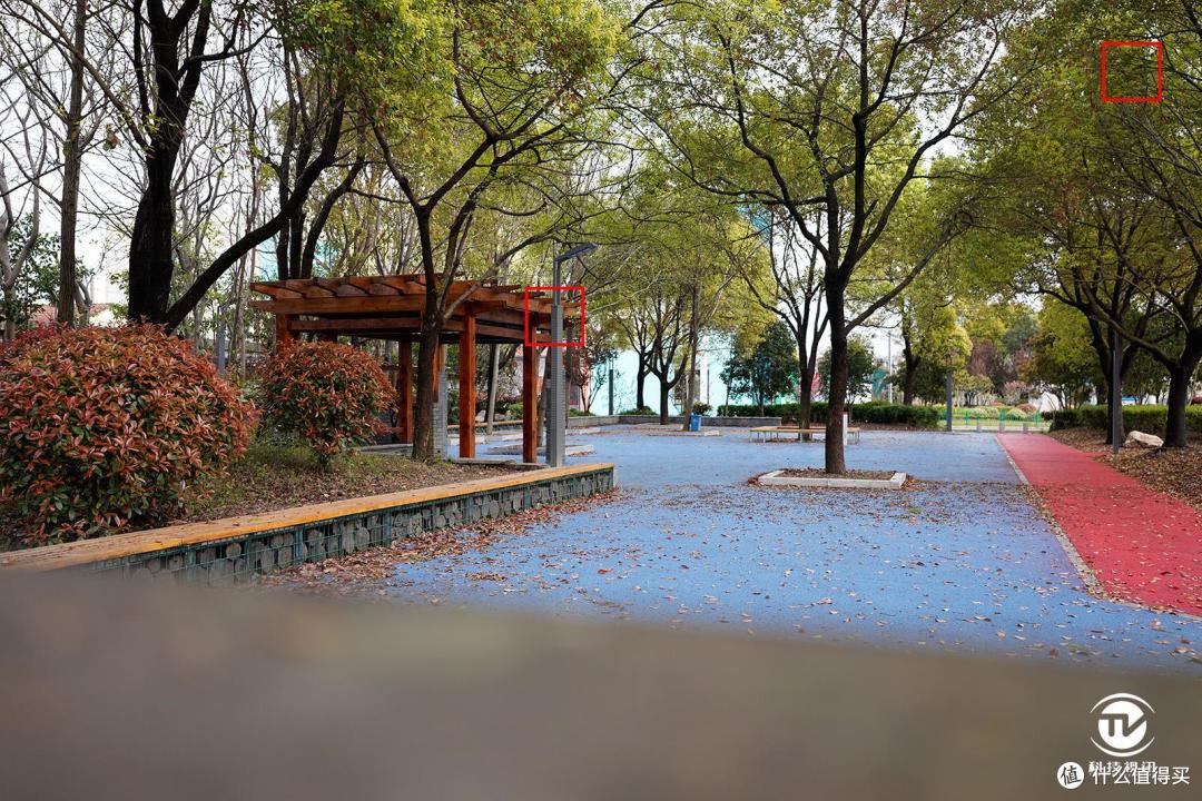 F1.8大光圈定焦镜头来袭 索尼SEL20F18G打造卓越拍摄体验