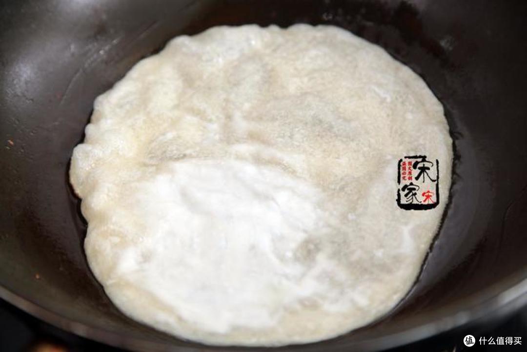 想吃酱香饼不用和面,这样5分钟就出锅,尤其这酱料配方太赞了