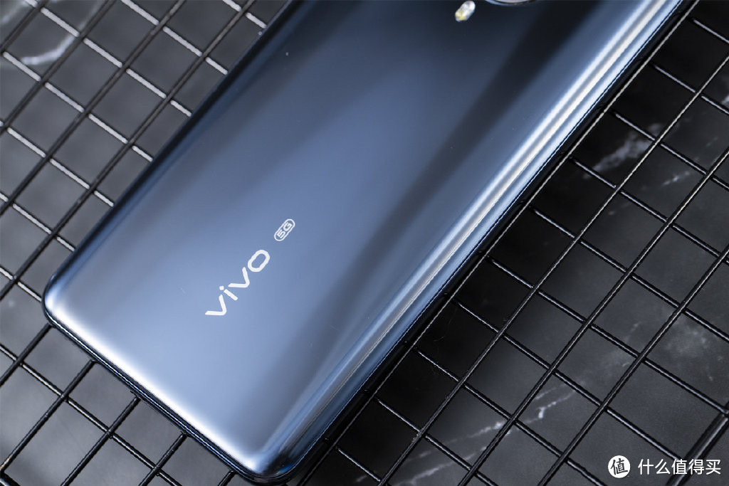 vivo S6简评，要做主播的第一部5G手机！