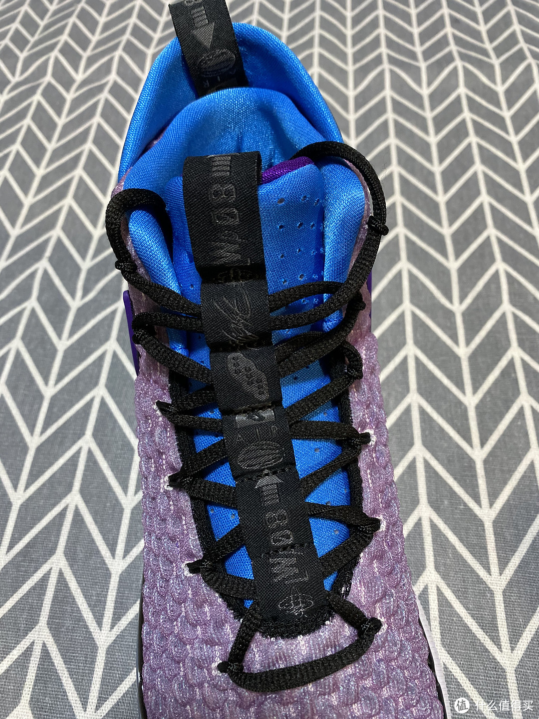 好大气垫的篮球鞋Nike AlphaDunk