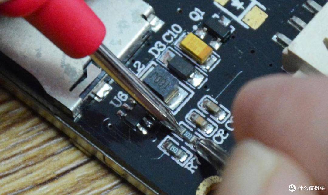 满足各种家用电压、电流的测量,世达口袋式数字万用表上手体验