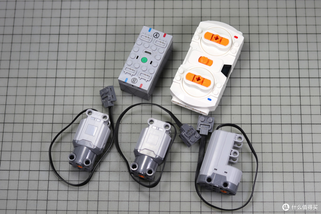 兼具高性价比与高可玩性的Baja赛车-信宇XQ1211魔爪越野车评测