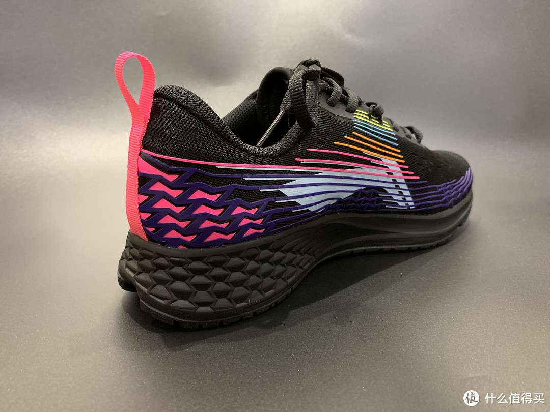 轻风极速:李宁赤兔4代跑鞋