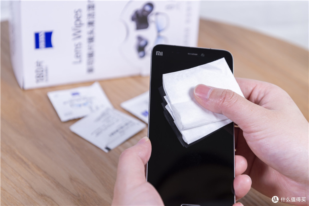 提升手机使用体验，屏幕清洁消毒需要注意哪些？