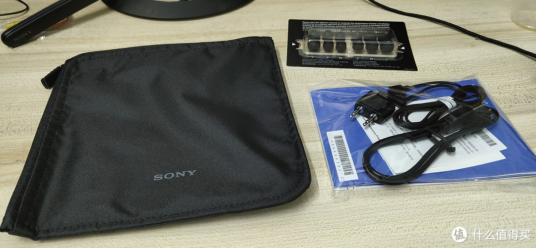 拿掉它的时候才发现这个世界很吵，SONY 索尼 WI-1000X 使用体验。