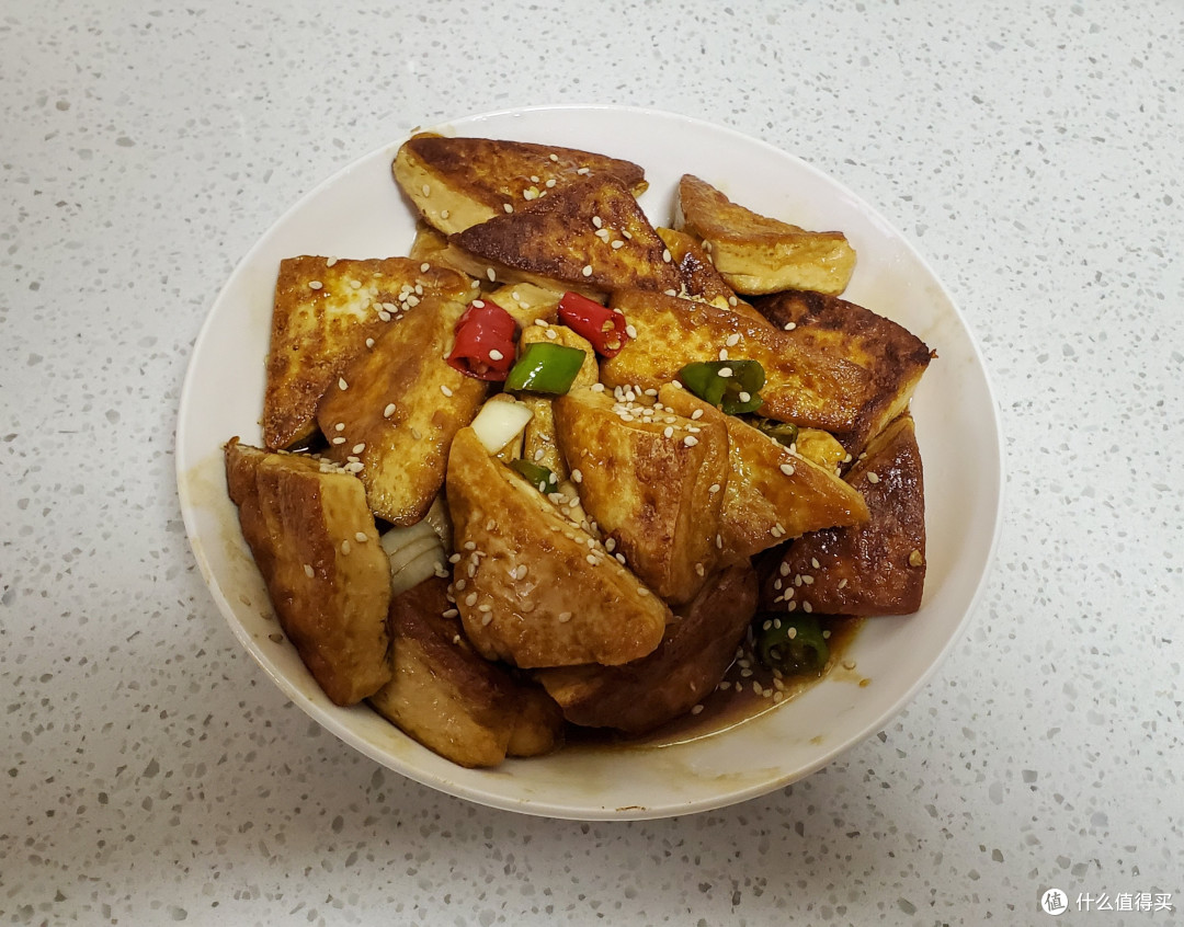一道简单而又美味的香煎豆腐