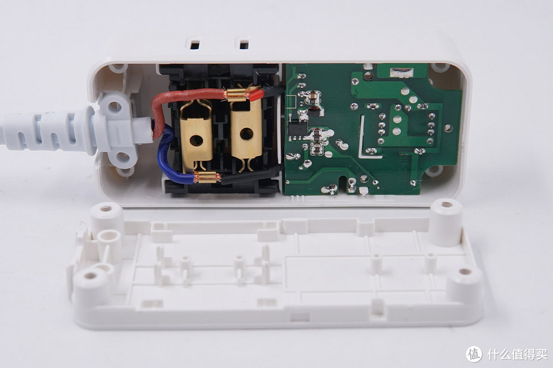 拆解报告：aigo延长线插座F0320