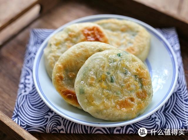 韭菜馅饼新做法 不揉面不擀面 做好的成品个个皮簿馅大 真好吃 冷冻面点 什么值得买