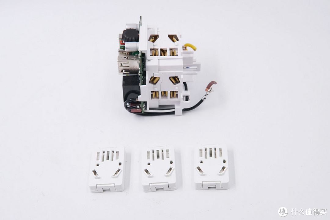 拆解报告:aigo 2A1C 18W PD快充魔方插座M0331PD(有线版)