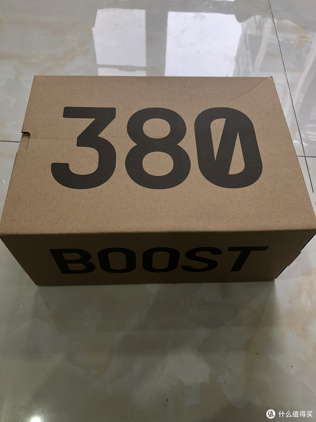 yeezy380鞋盒图片