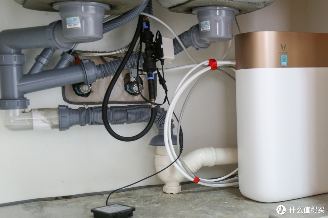 花小钱轻松解决厨房下水管异味，节省空间、易安装的潜水艇水槽排水管套装