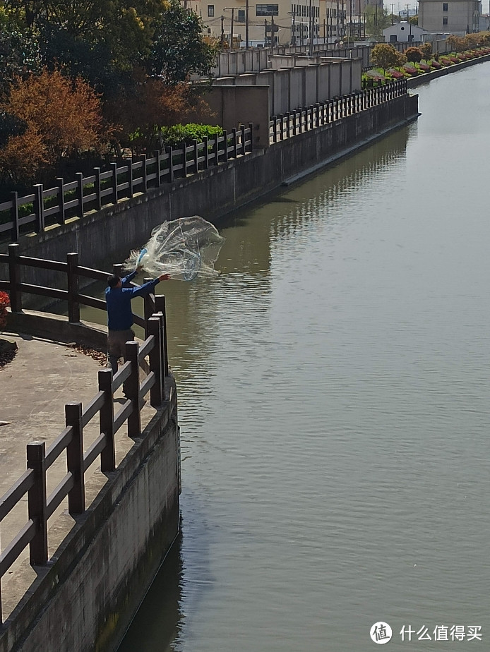 黄浦江河道里面撒网捕鱼（撒鱼网）全记录鱼网撒网手抛网傻瓜渔网捕鱼网捕鱼