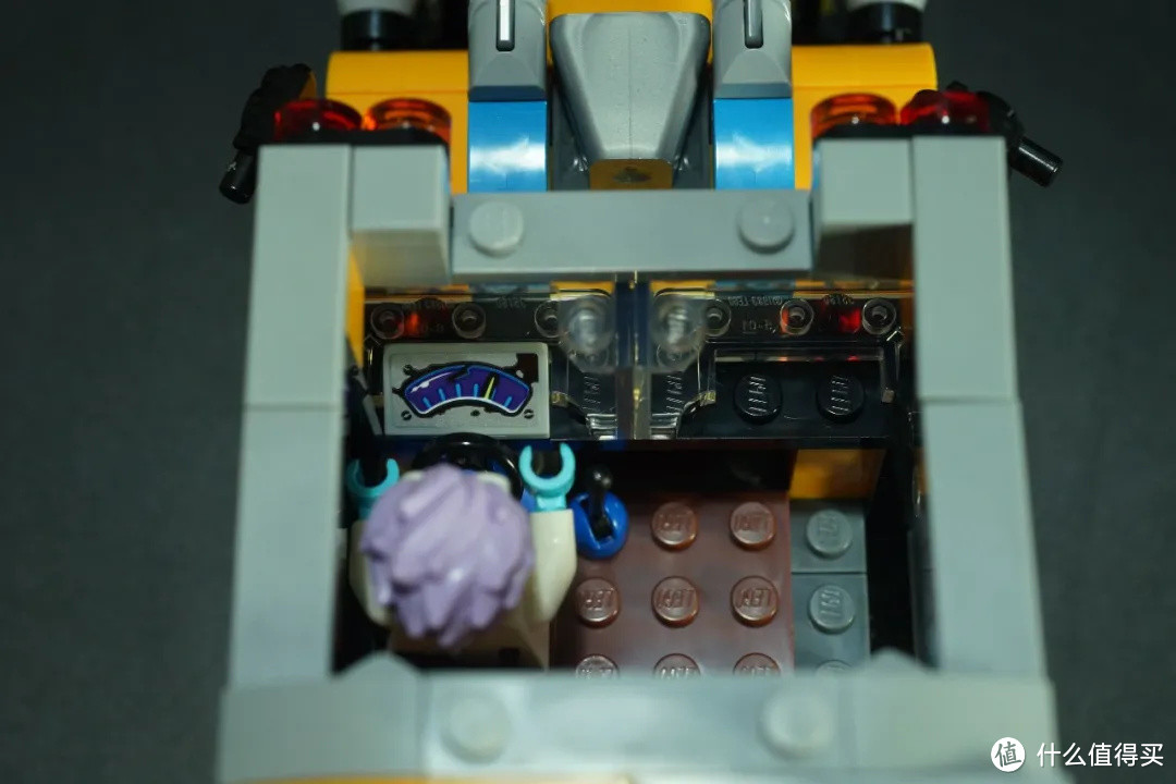 LEGO HIDDEN SIDE之 少年Ω与神奇校车