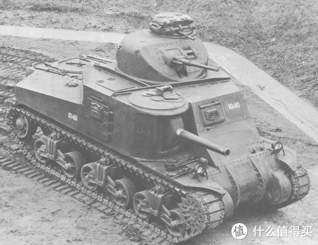 M3A2型，上部车体由铆接改为焊接，防护能力显著增强。由于发动机生产能力的限制，仅生产12辆。