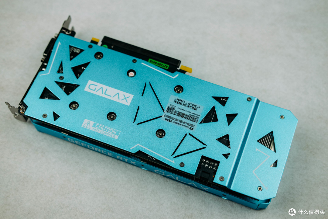 2060super版本会多一个接口,支持多屏幕输出▲影驰rtx2060金属大师