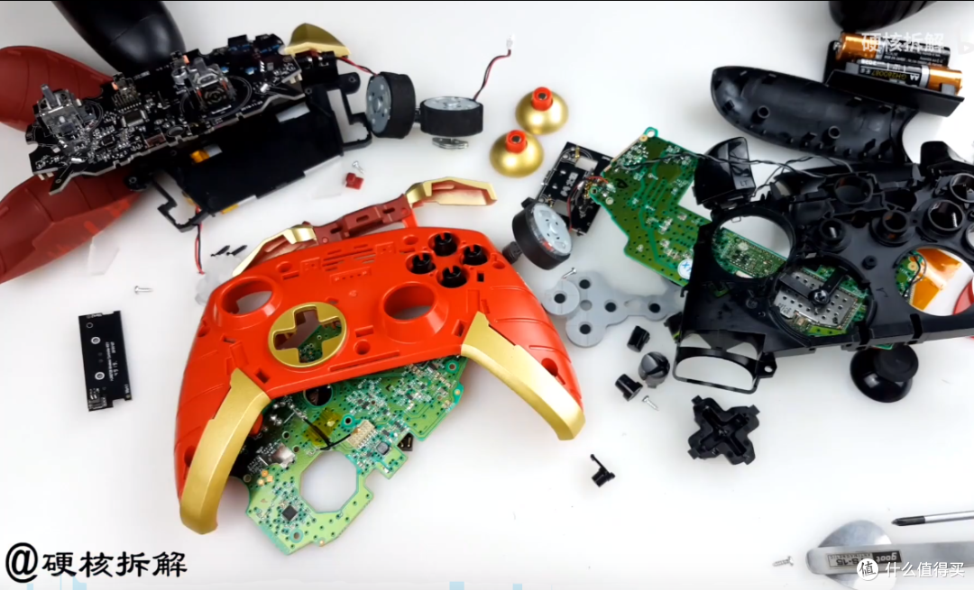 视频：模仿者价格更贵？微软Xbox和北通宙斯游戏手柄拆解对比