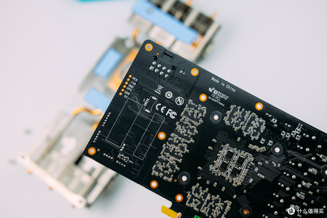 来,跟着这张卡进入游戏世界——影驰RTX 2060 金属大师测评