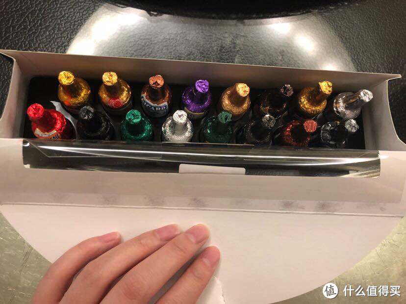饕餮美味零食到底香不香?の上海浦东机场日上免税酒心巧克力品尝体验
