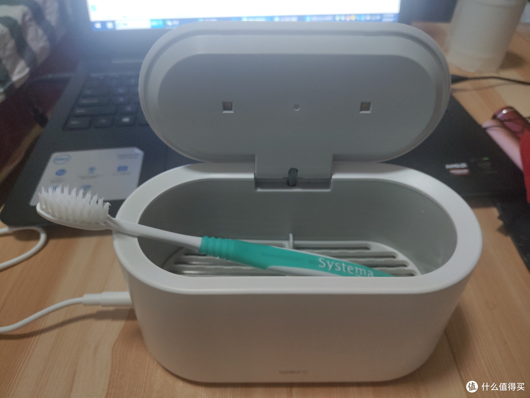 须眉——小巧的消毒器