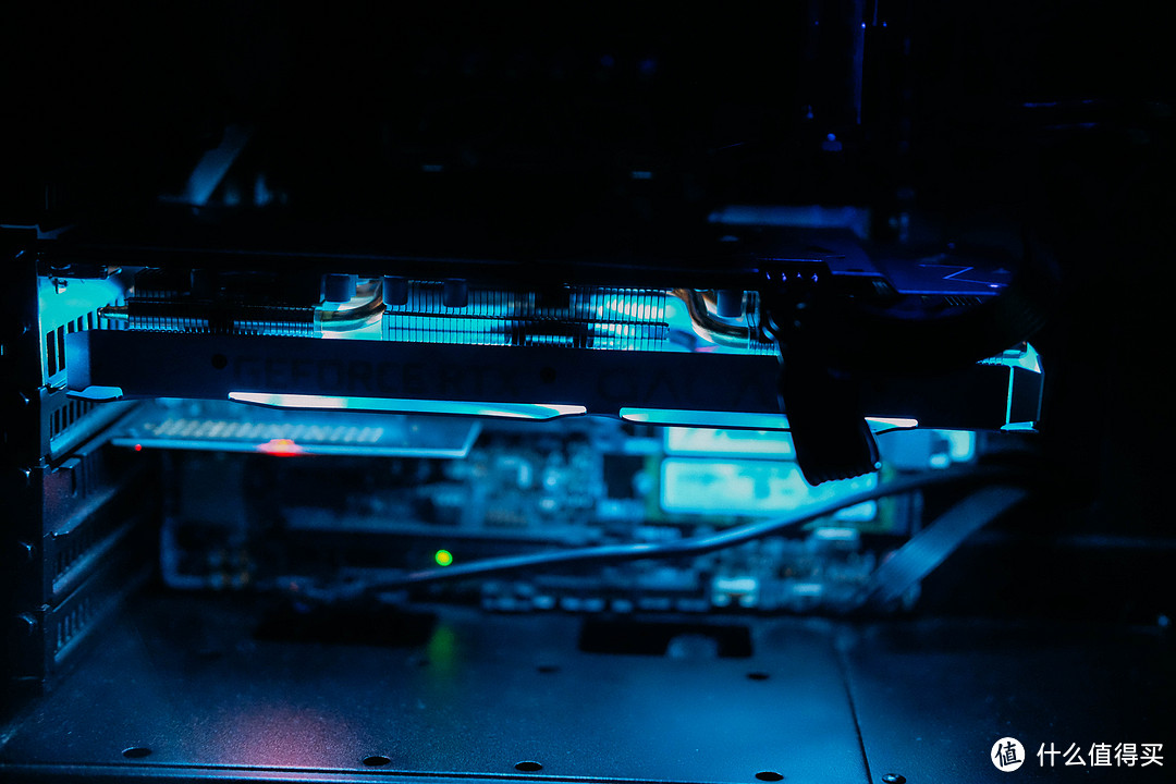 来,跟着这张卡进入游戏世界——影驰RTX 2060 金属大师测评